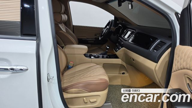 Kia Canival 2019 — photo 16