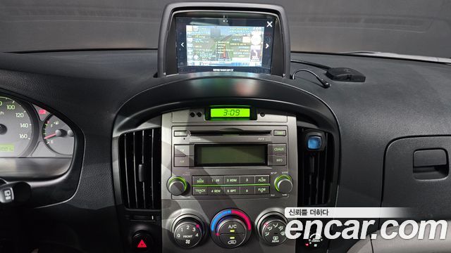 Hyundai Starex 2014 — photo 15