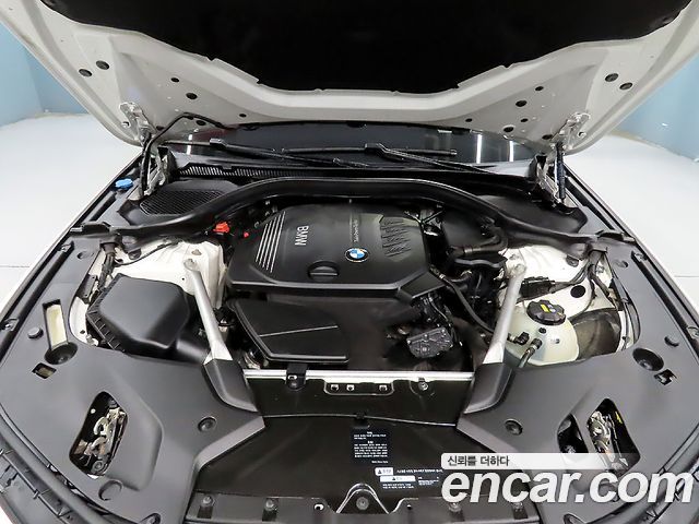BMW 5-Series 2018 — photo 6
