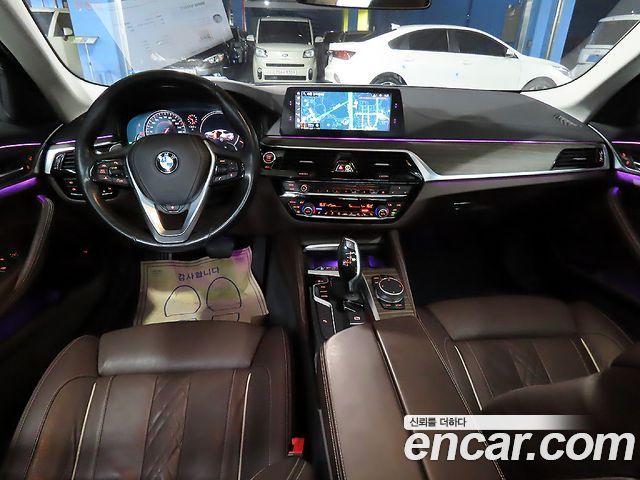 BMW 5-Series 2018 — photo 7