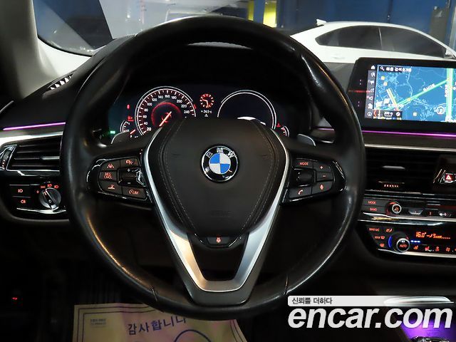 BMW 5-Series 2018 — photo 14