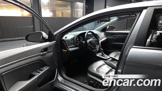 Hyundai AVANTE 2016 — photo 10