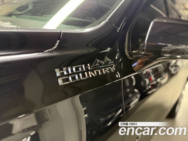 Chevrolet Korea Tahoe 2023 — photo 10