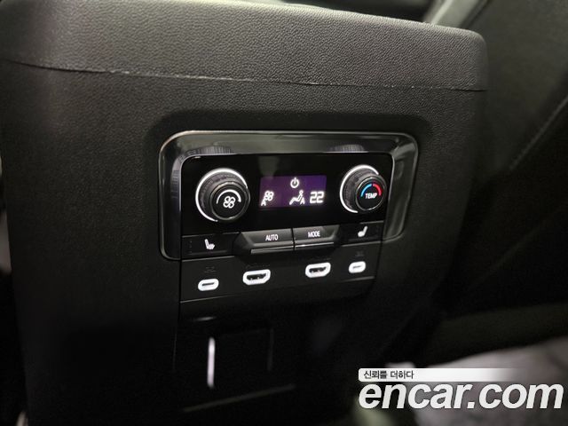 Chevrolet Korea Tahoe 2023 — photo 11