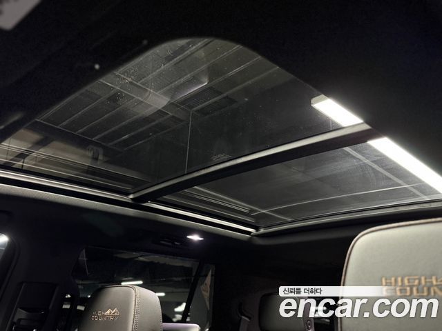 Chevrolet Korea Tahoe 2023 — photo 14