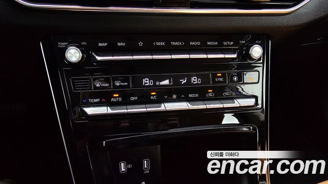 Kia K7 2020 — photo 17