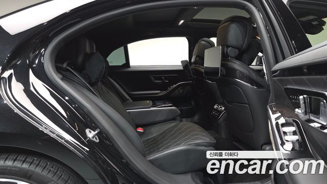 Mercedes-Benz S-Class 2021 — photo 17
