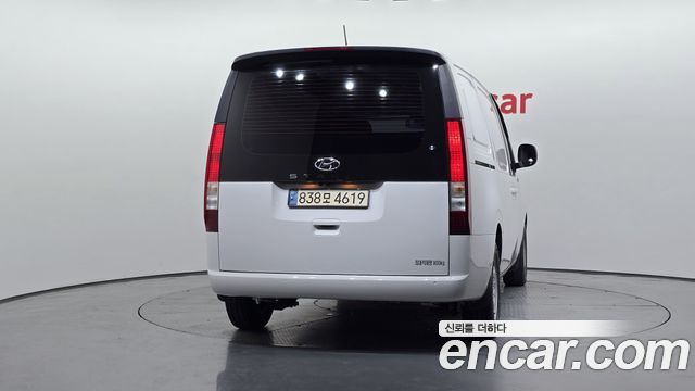Hyundai Staria 2022 — photo 4