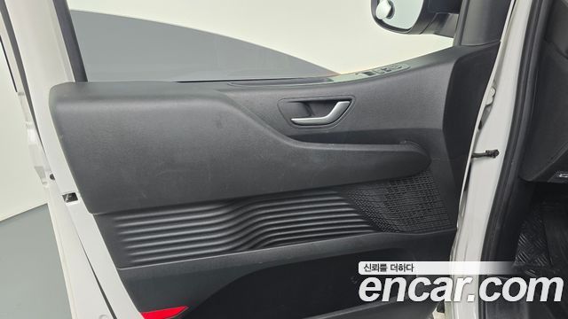 Hyundai Staria 2022 — photo 14