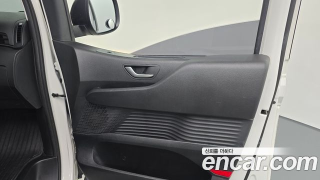 Hyundai Staria 2022 — photo 15