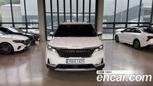 Kia Canival 2023 — photo 3