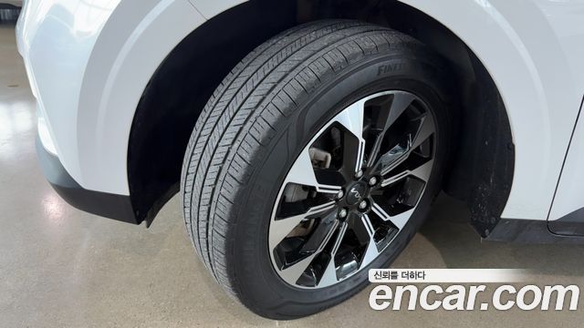 Kia Canival 2023 — photo 5