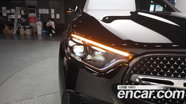 Mercedes-Benz GLC-Class 2025 — photo 8