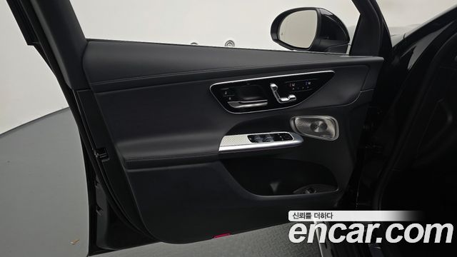 Mercedes-Benz GLC-Class 2025 — photo 14