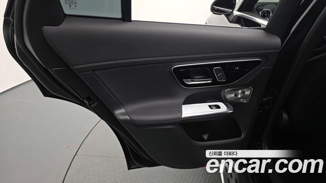 Mercedes-Benz GLC-Class 2025 — photo 15