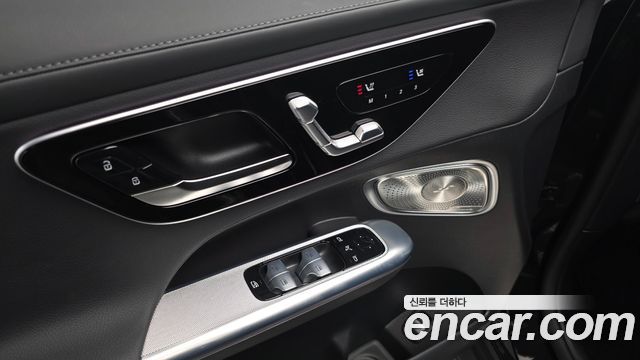 Mercedes-Benz GLC-Class 2025 — photo 28