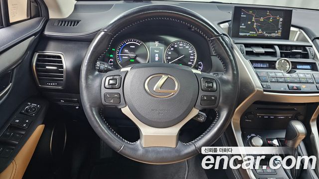Lexus NX 2017 — photo 19