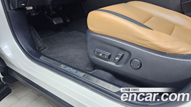 Lexus NX 2017 — photo 24