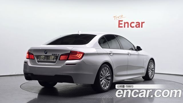 BMW 5-Series 2016 — photo 2
