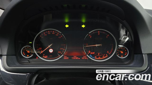 BMW 5-Series 2016 — photo 11