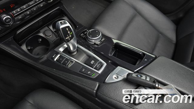 BMW 5-Series 2016 — photo 12