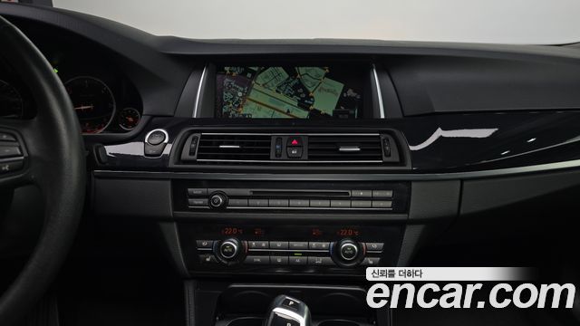 BMW 5-Series 2016 — photo 19