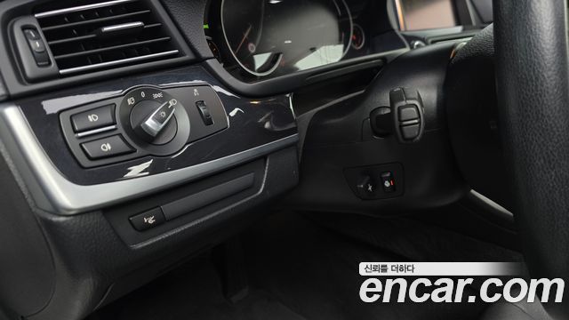 BMW 5-Series 2016 — photo 23