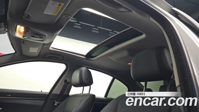 BMW 5-Series 2016 — photo 25