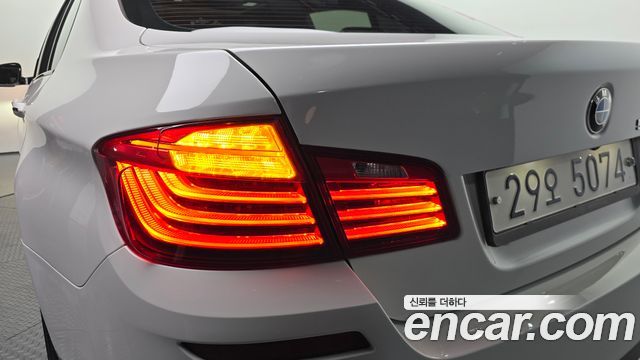 BMW 5-Series 2016 — photo 9