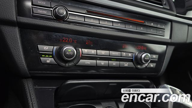 BMW 5-Series 2016 — photo 28