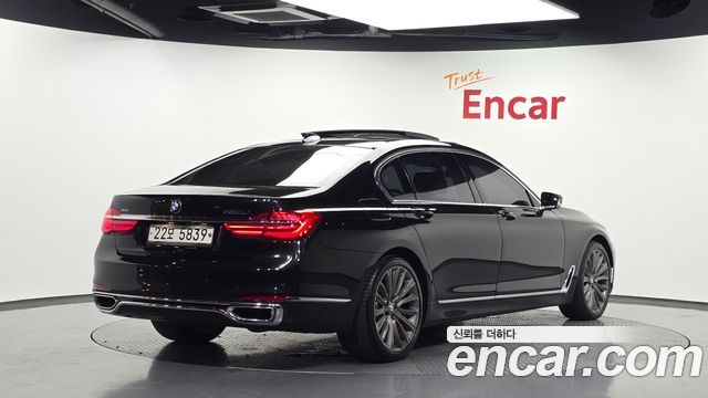 BMW 7-Series 2016 — photo 2