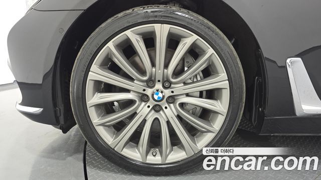 BMW 7-Series 2016 — photo 5