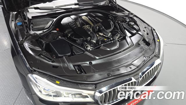 BMW 7-Series 2016 — photo 6