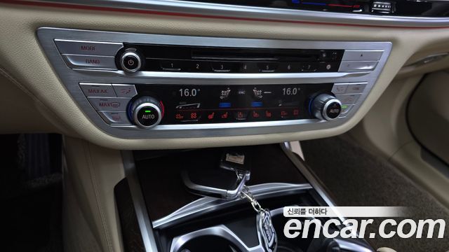 BMW 7-Series 2016 — photo 18
