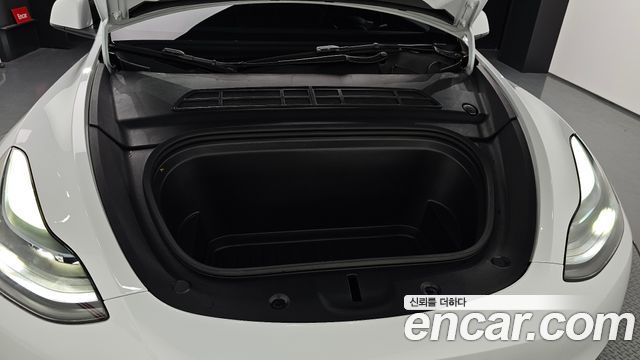 Tesla Model Y 2024 — photo 6
