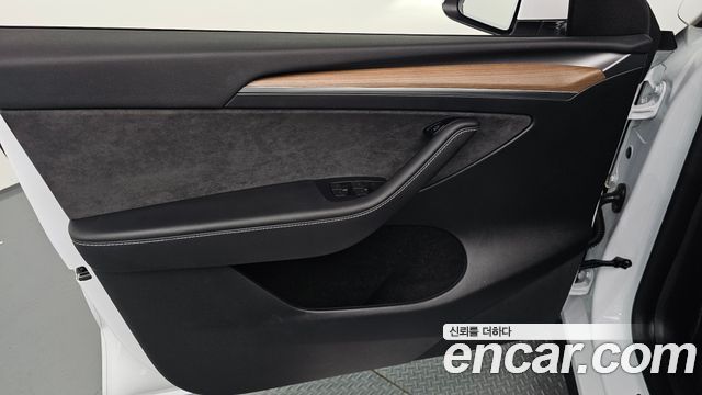 Tesla Model Y 2024 — photo 14