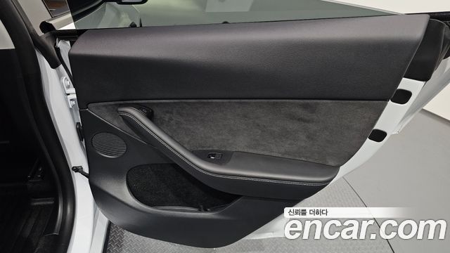 Tesla Model Y 2024 — photo 15
