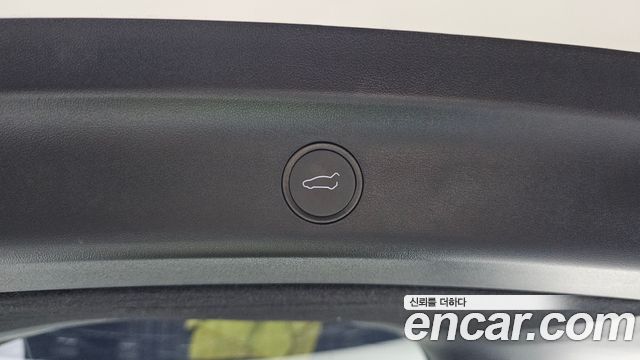 Tesla Model Y 2024 — photo 32