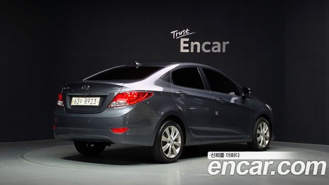 Hyundai Accent 2012 — photo 2