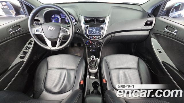 Hyundai Accent 2012 — photo 10