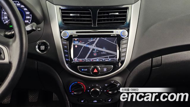 Hyundai Accent 2012 — photo 20