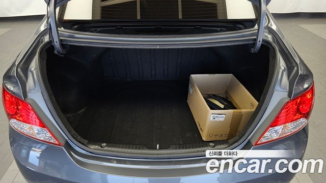 Hyundai Accent 2012 — photo 26