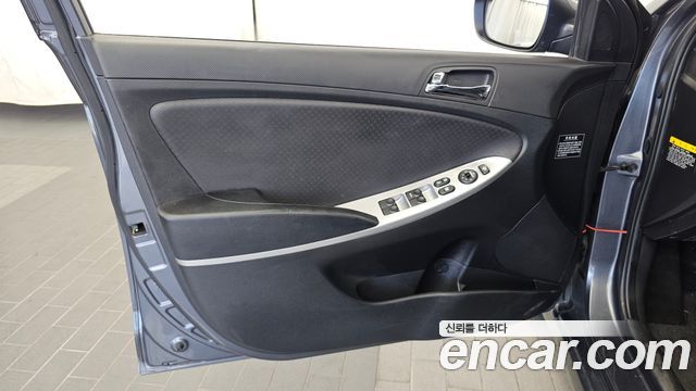 Hyundai Accent 2012 — photo 14