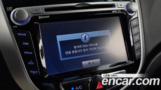 Hyundai Accent 2012 — photo 30
