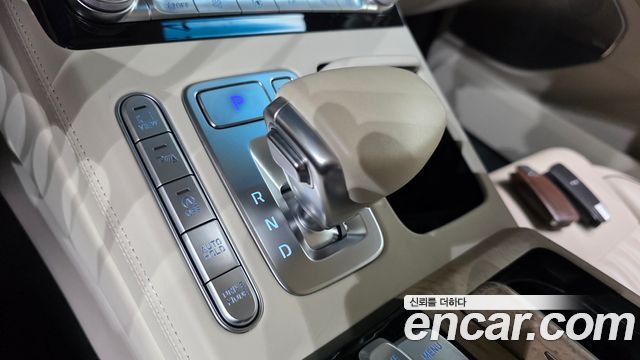 Genesis G90 2019 — photo 12