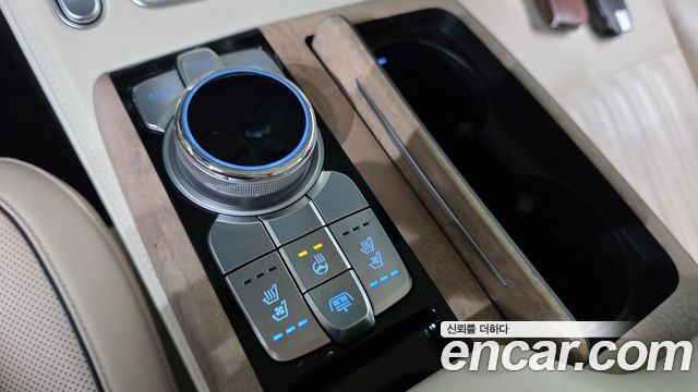 Genesis G90 2019 — photo 26