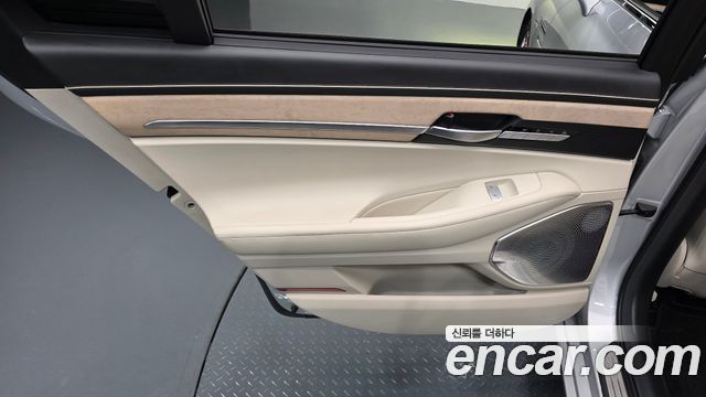 Genesis G90 2019 — photo 15