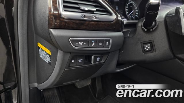 Genesis G90 2019 — photo 23
