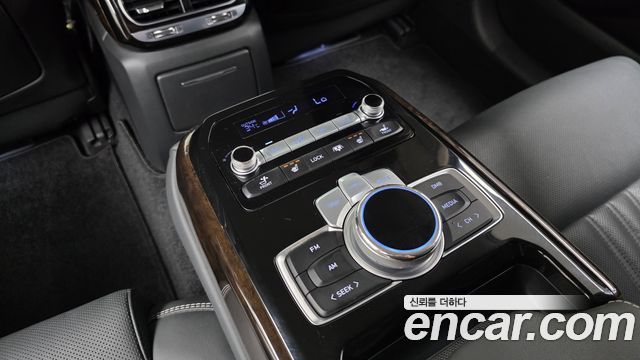 Genesis G90 2019 — photo 25