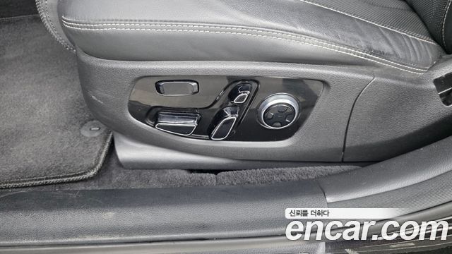 Genesis G90 2019 — photo 31